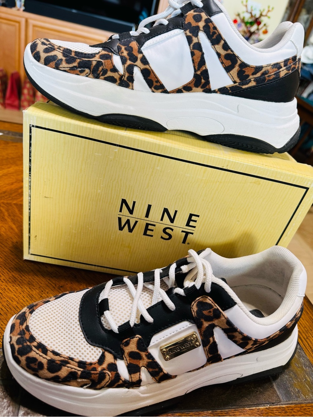 Nine West White, Black and white Women’s shoes leopard print . Size 8.5
